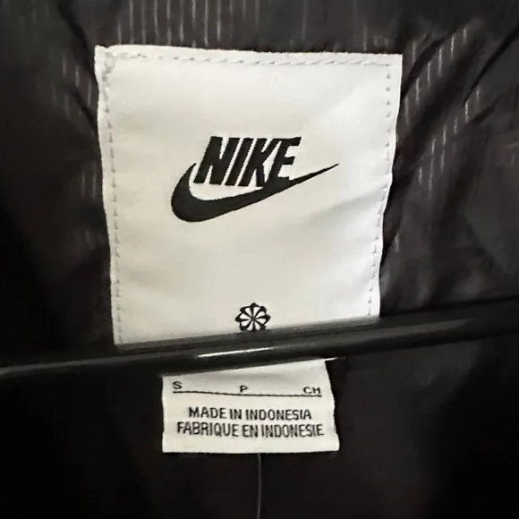 Nike Black Quilted Jacket - Picture 4 of 5